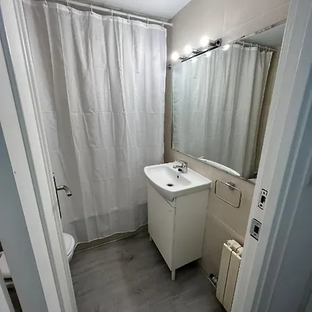 Apartamento 1 Dormitorio Cerca Hospitales 萨拉戈萨